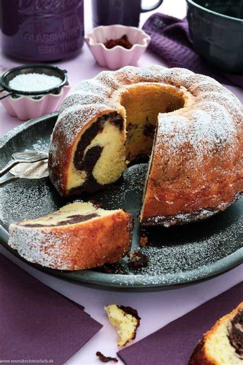 Kaffeetafel mit Marmorkuchen, Kindheitserinnerung