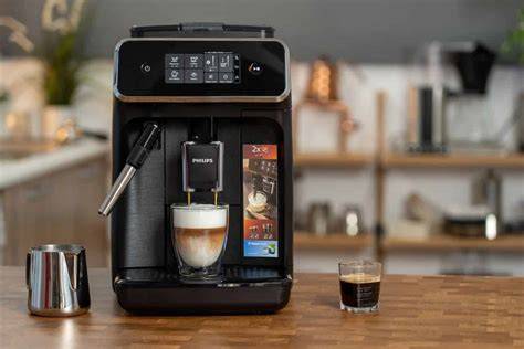 Kaffeevollautomaten mit Kakaofunktion und Dampflanze