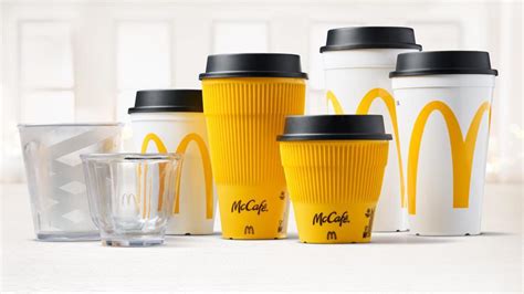 Kakao bei McDonald's - Beispielbild mit Becher