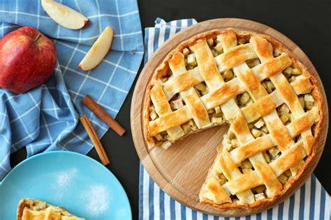 Kaki-Mürbeteig-Kuchen mit Gittermuster