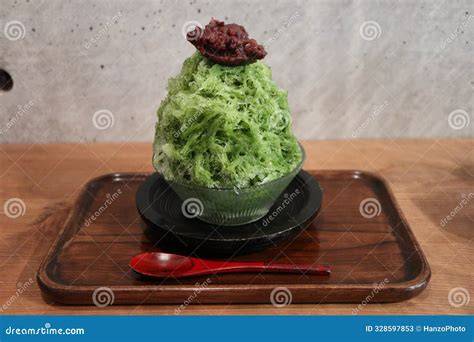 Kakigori - japanisches Shaved Ice mit Matcha-Geschmack