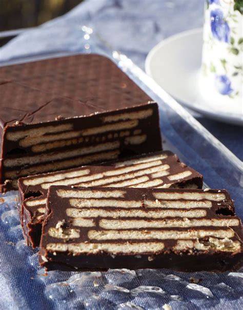 Kalter Hund - Schichtkuchen mit Schokolade und Keksen
