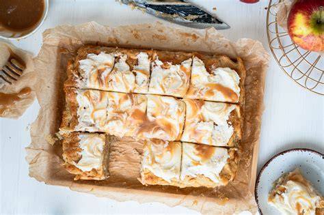 Karamell-Buttercreme und Salzkaramell: Einsatz als Blechkuchen-Topping