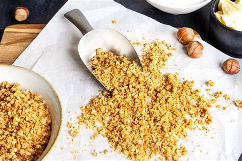 Karamell-Ecken und Krokant als Topping