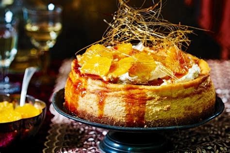 Karamell-Engelshaar über Dessert