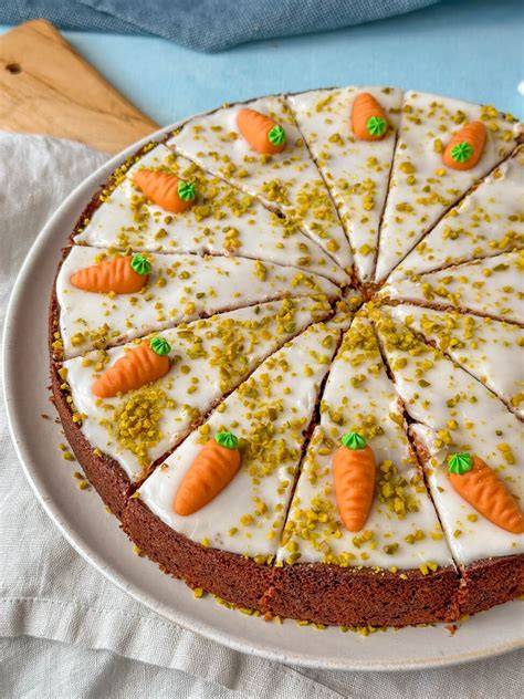 Karotten-Käsekuchen: saftiger Rüblikuchen mit cremiger Schicht