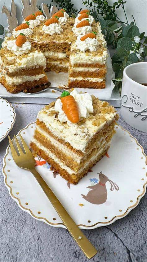 Karottenkuchen mit Marzipan-Deko