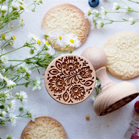 Keksdekoration mit Fondant und Keksstempel