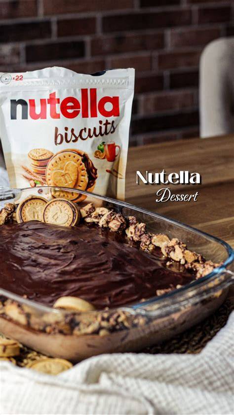 Kekse, Nutella, Frischkäse und Sahne - wichtige Zutaten für den Nutella Käsekuchen
