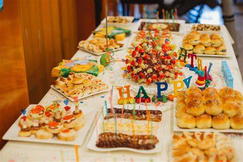 Kekse auf einem Buffet - Snackauswahl bei Feiern