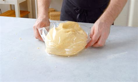 Keksteig in Frischhaltefolie