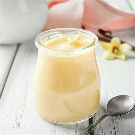 Keto Vanillepudding im Glas mit Vanilleschote