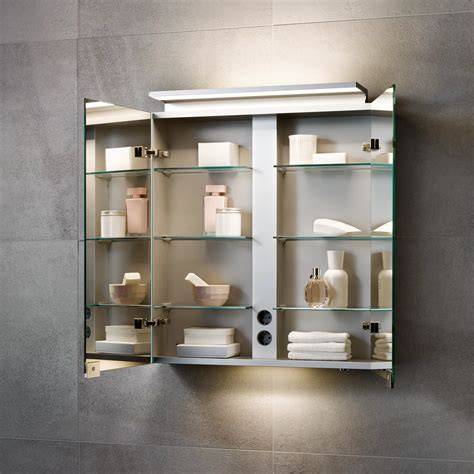 Keuco Royal Reflex Spiegelschrank mit Aluminium-Griffleisten und seitlichen Leuchten