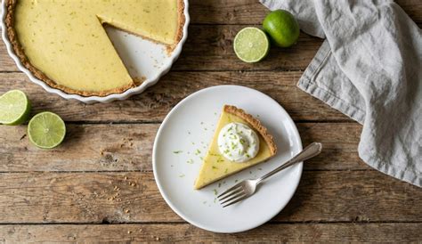 Key Lime Pie mit Limetten und Butterkeksboden