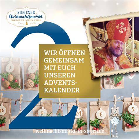 Kinder öffnen Türchen eines christlichen Adventskalenders