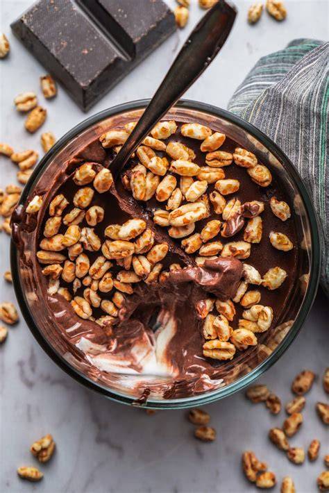 Kinder Country Bowl mit Haferpops und geschmolzener Schokolade