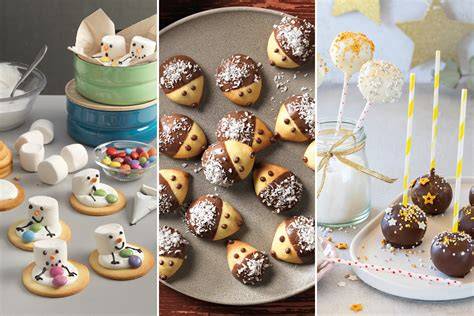 Kinder backen und verpacken Kekse als Party-Mitgebsel