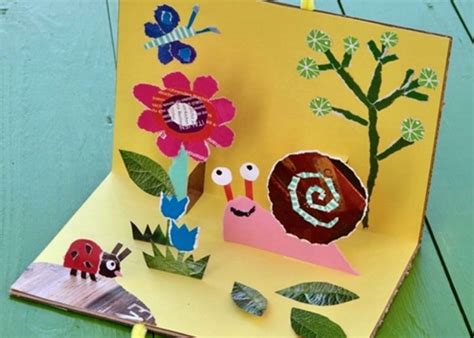 Kinder basteln Pop Up Karten mit verschiedenen Motiven