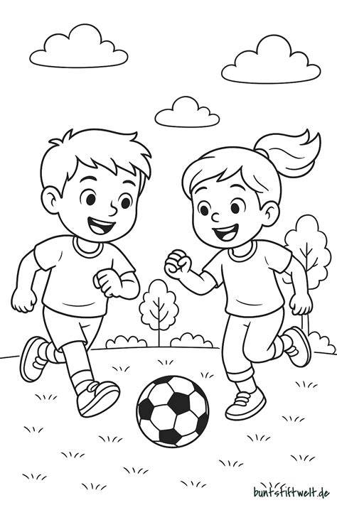 Kinder beim Ausmalen verschiedener Motive
