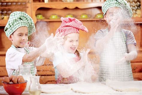 Kinder beim Backen: Spaß und Lernmoment mit dem Dreh-dich-um-Kuchen