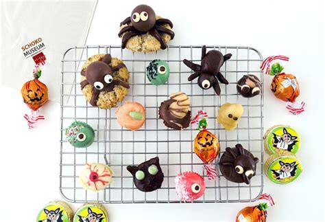 Kinder gestalten Halloween-Pralinen