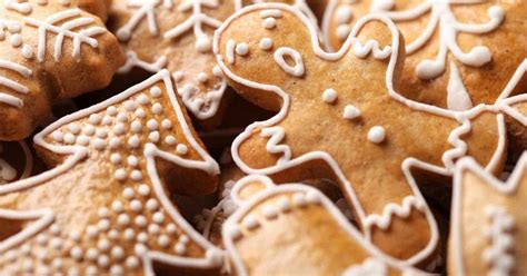 Kinder verzieren fröhlich Lebkuchen