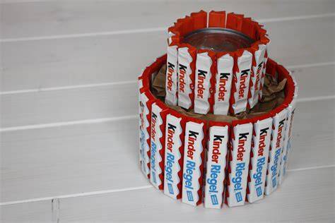 Kinderriegel als Zutat und Deko auf Kuchen