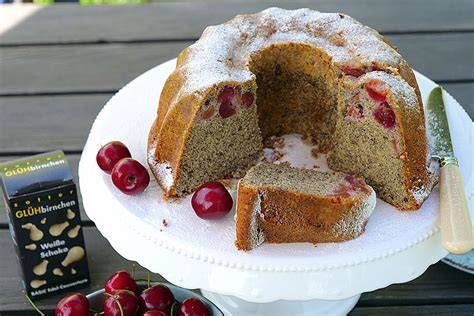Kirsch-Gugelhupf mit weißer Schokolade