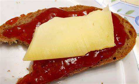 Kirschen, Marmeladenbrot, gesunde Ernährung