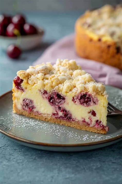 Kirschkuchen mit knusprigen Butter-Streuseln