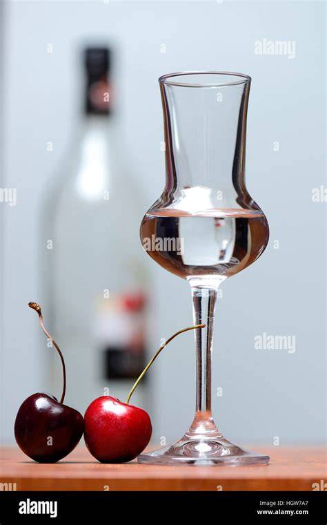 Kirschwasser im Glas: Aromaprofil und Frucht