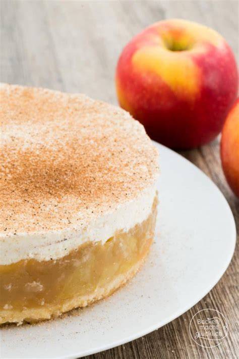 Klassische Apfel-Zimt-Sahne-Torte mit Schichten