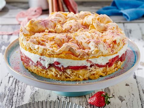 Klassische Biskuit-Torte