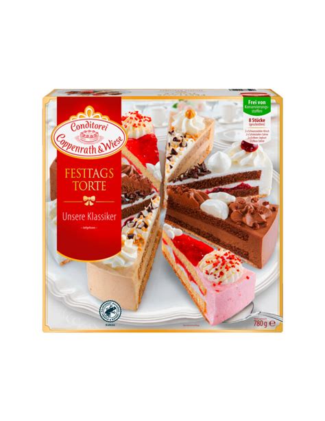 Klassische Coppenrath & Wiese Produkte angerichtet auf einer Kaffeetafel
