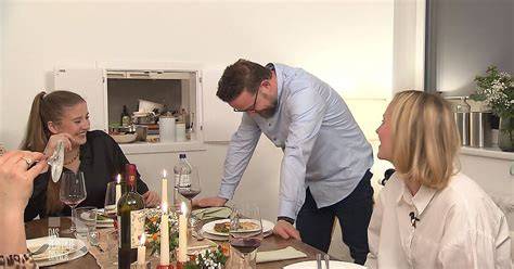 Klassische Dessert-Präsentation nach dem Hauptgang