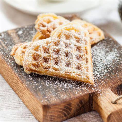 Klassische Herzwaffeln frisch gebacken