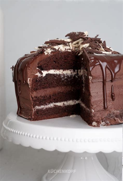 Klassische Schokoladentorte mit Sahnecreme