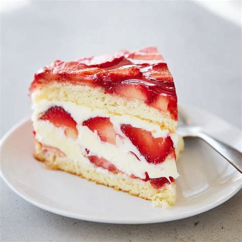 Klassische deutsche Erdbeertorte