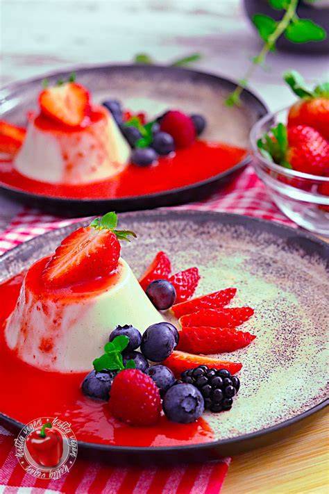 Klassische vegane Nachspeisen: Milchreis, Panna Cotta und Kaiserschmarrn