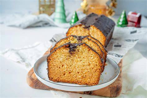 Klassischer Kartoffel Marzipan Kuchen mit Schokoladenguss