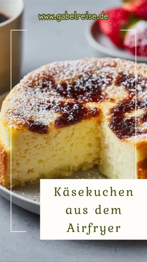 Kleiner Käsekuchen frisch aus dem Airfryer mit Vanille und Puderzucker
