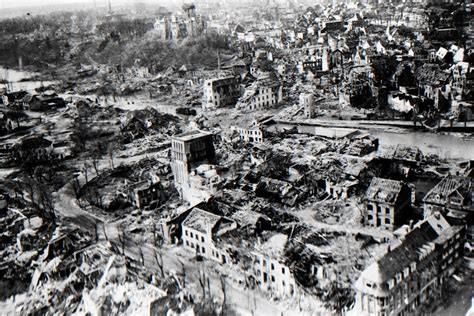 Kleve: Fabrikgelände Bensdorp vor und nach dem Zweiten Weltkrieg