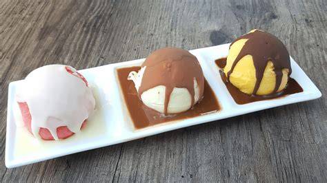 Knackige bunte Eis-Glasur auf einem Eislutscher