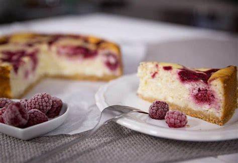 Knusperboden mit Himbeeren