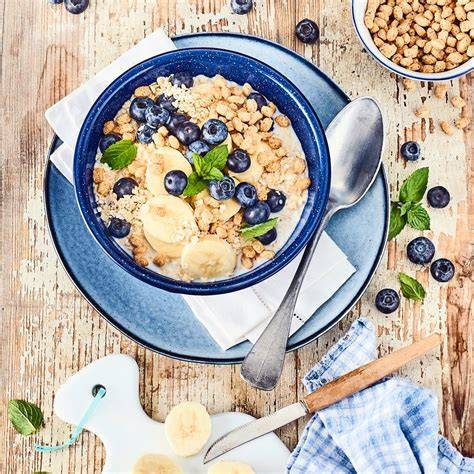 Knusprige Haferflocken und Haferfleks im Müsli