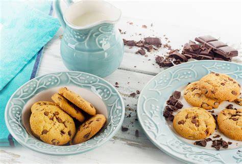 Knusprige Schokoladen-Cookies mit geraspelten Schokohasen