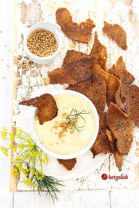Kohlrabi-Bratlinge mit Honig-Senf-Dip