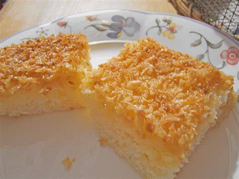 Kokos Buttermilch Kuchen als Blech mit Sahneguss