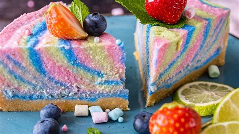 Kokos-Torte große Stücke aufgeteilt