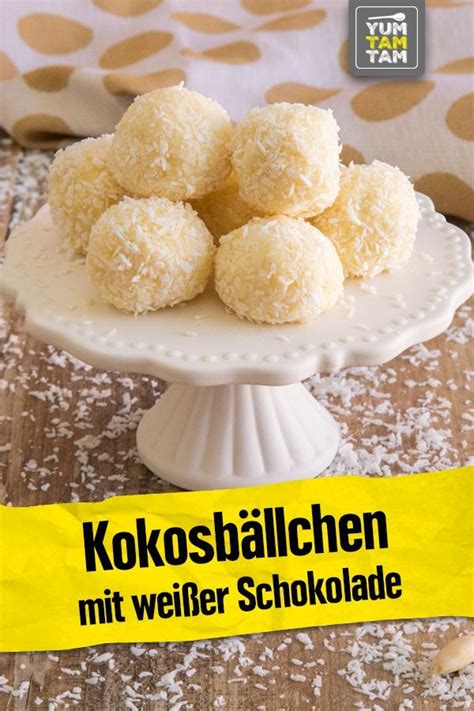 Kokosbällchen halb mit Schokolade überzogen